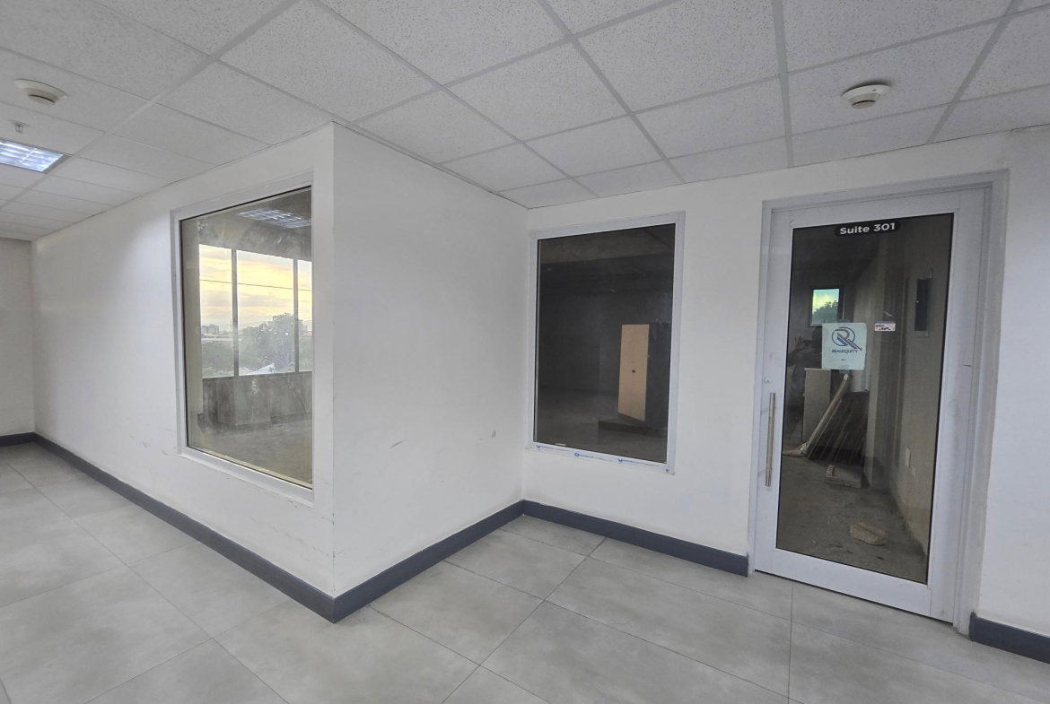 Fifth image of 301-218 Mountain View Avenue in Kingston 6, St. Andrew, Jamaica - property is For Sale