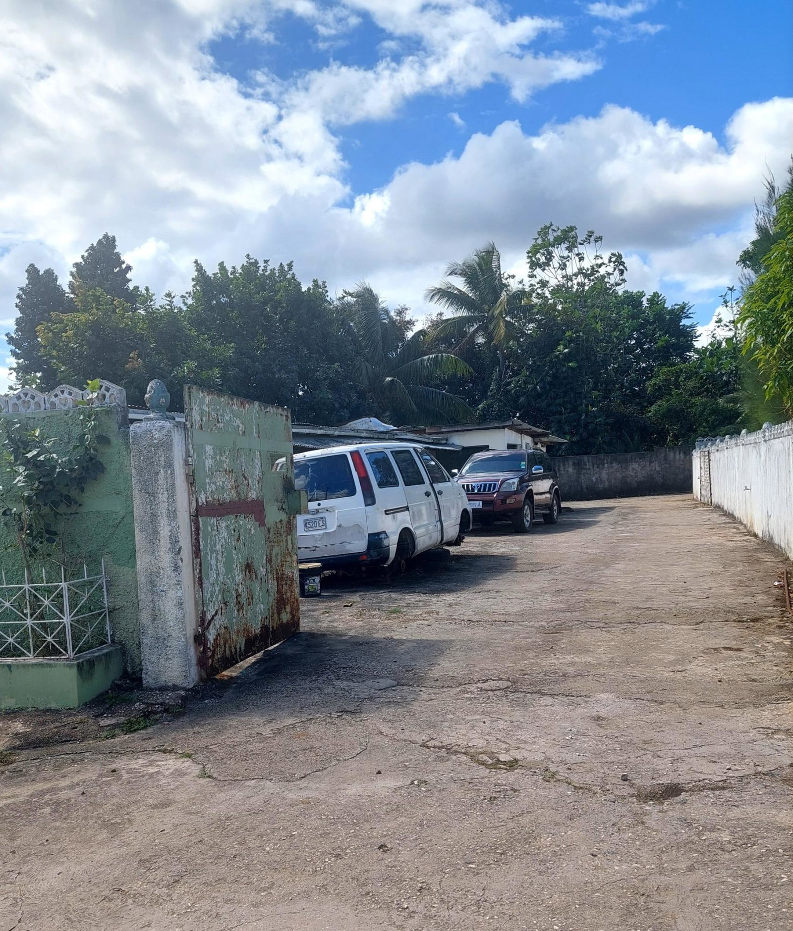 For-Sale-Residential-Home-with-Garage-in-St.-Catherine-Jamaica Fourth image of Bog Walk / August Town ro in Bog Walk, St. Catherine, Jamaica - property is For Sale