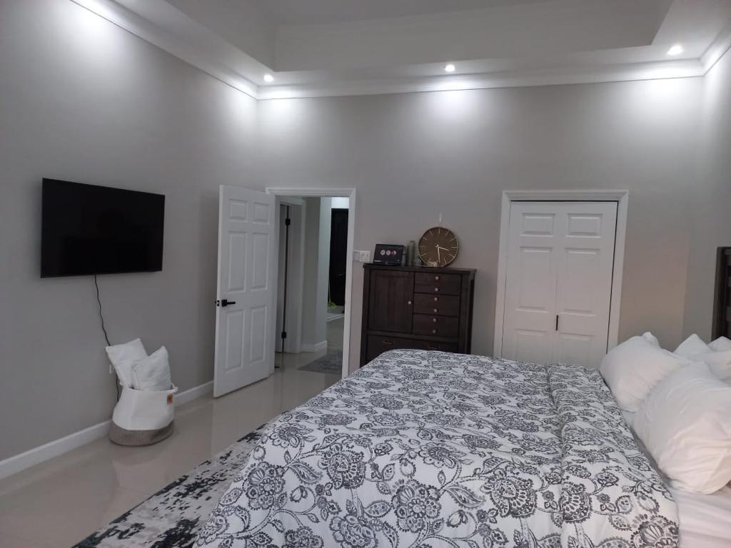 Thirteenth image of 10-35 Rochester Avenue, Kingsto in Kingston 8, St. Andrew, Jamaica - property is For Rent