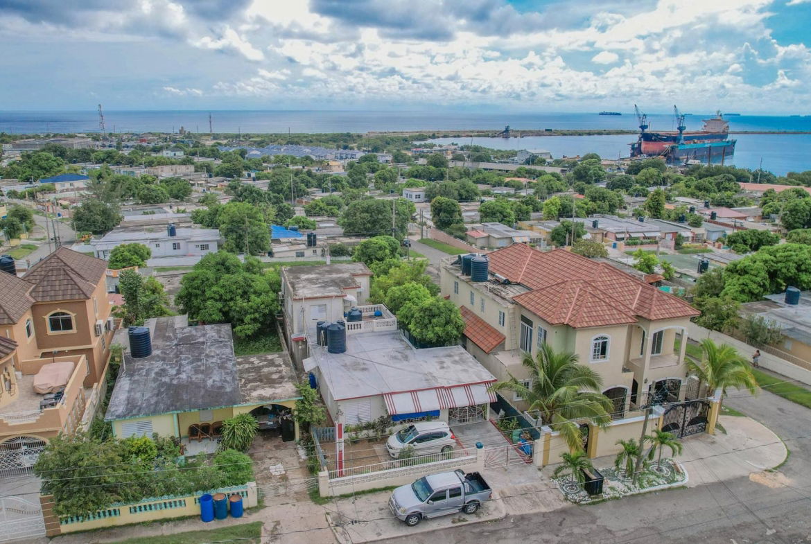 Sixteenth image of 84 Harbour Drive in Kingston 17, St. Andrew, Jamaica - property is For Sale