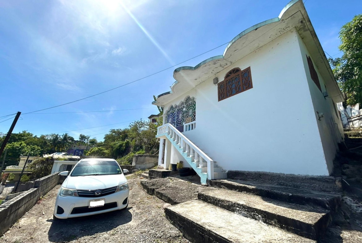 Second image of Gravel Heights in Tredegar Park, St. Catherine, Jamaica - property is For Sale