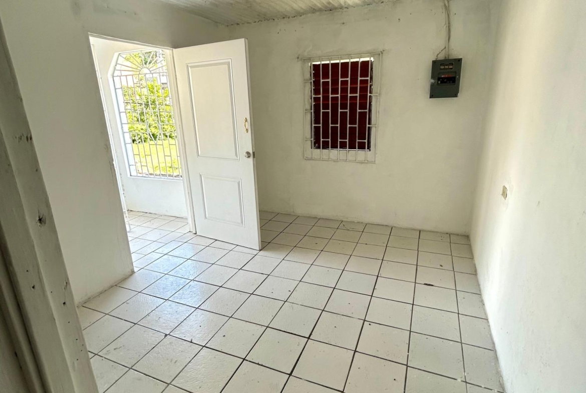 Seventh image of Gravel Heights in Tredegar Park, St. Catherine, Jamaica - property is For Sale