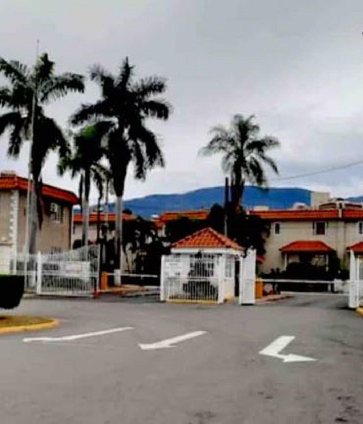 Investment-Opportunity-2-Bedroom-Foreclosure-in-Oaklands-Kingston Third image of Oaklands in Kingston 8, St. Andrew, Jamaica - property is For Sale