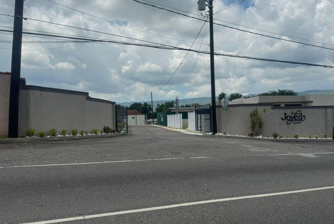 Sixth image of 4 Longwood, Santa Cruz in Santa Cruz, St. Elizabeth, Jamaica - property is For Sale