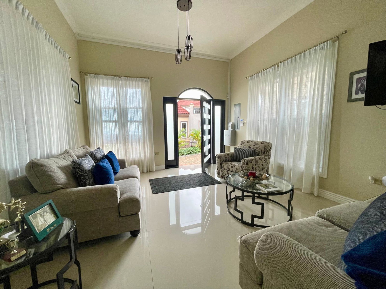 Luxurious-4-Bedroom-Townhouse-for-Sale-in-Red-Hills-St.-Andrew Eighth image of 8 Topaz Creacent in Kingston 19, St. Andrew, Jamaica - property is For Sale