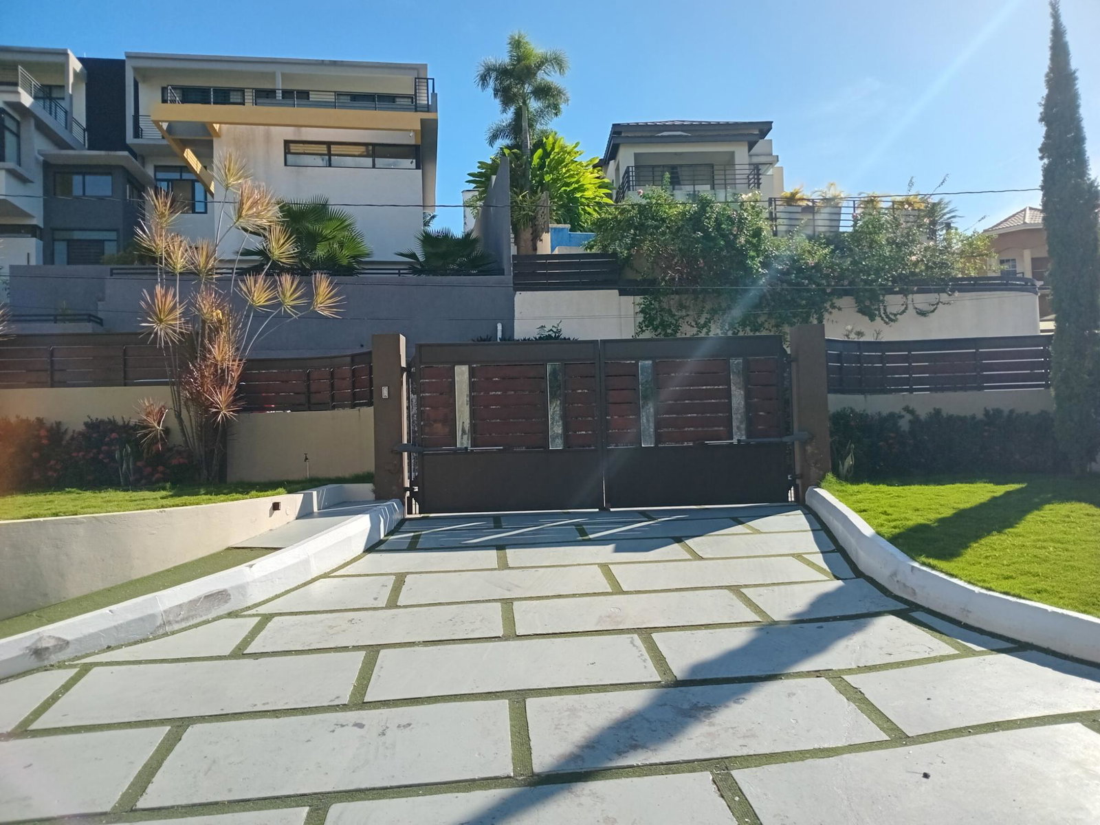 Sixteenth image of Oakshore Road in Kingston 6, St. Andrew, Jamaica - property is For Sale