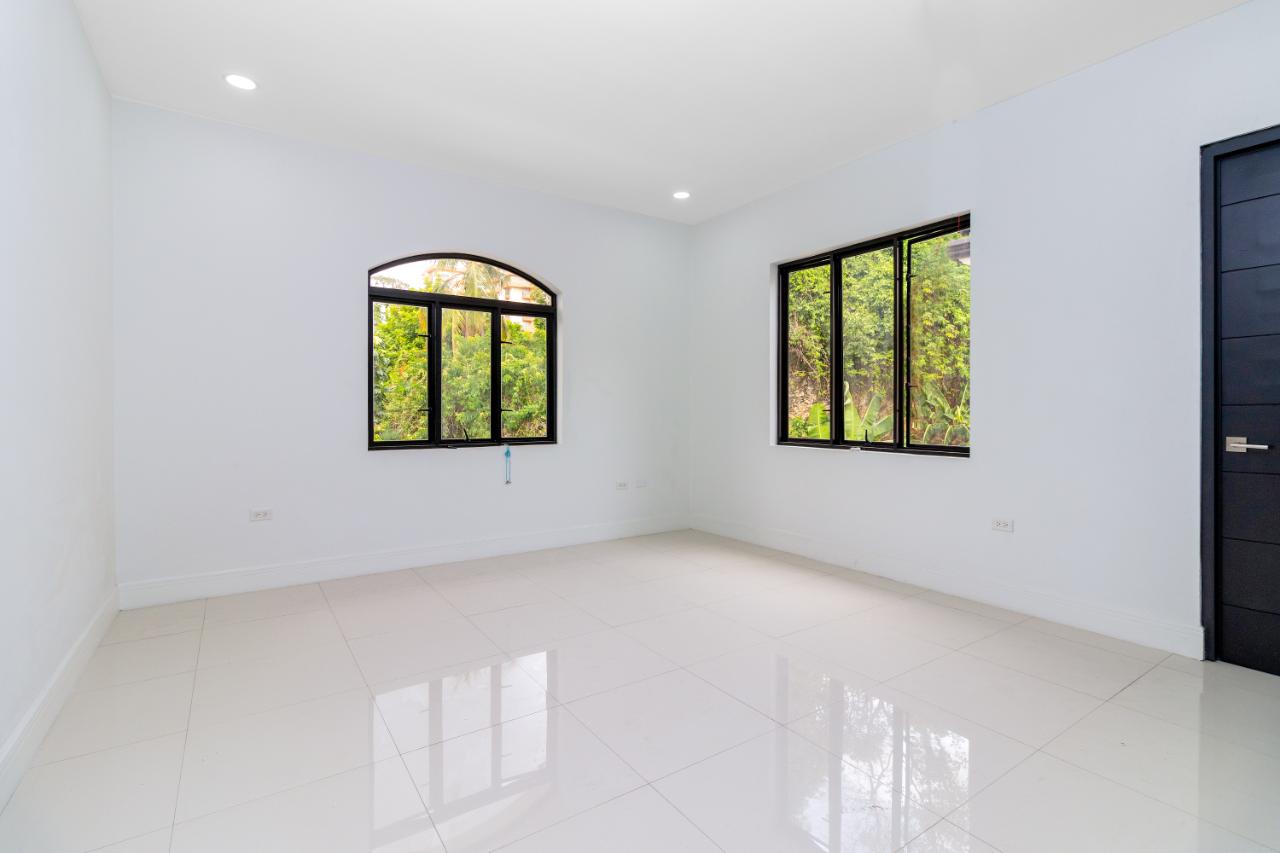 Fourth image of 4-1b Lakehurst Drive in Kingston 8, St. Andrew, Jamaica - property is For Rent