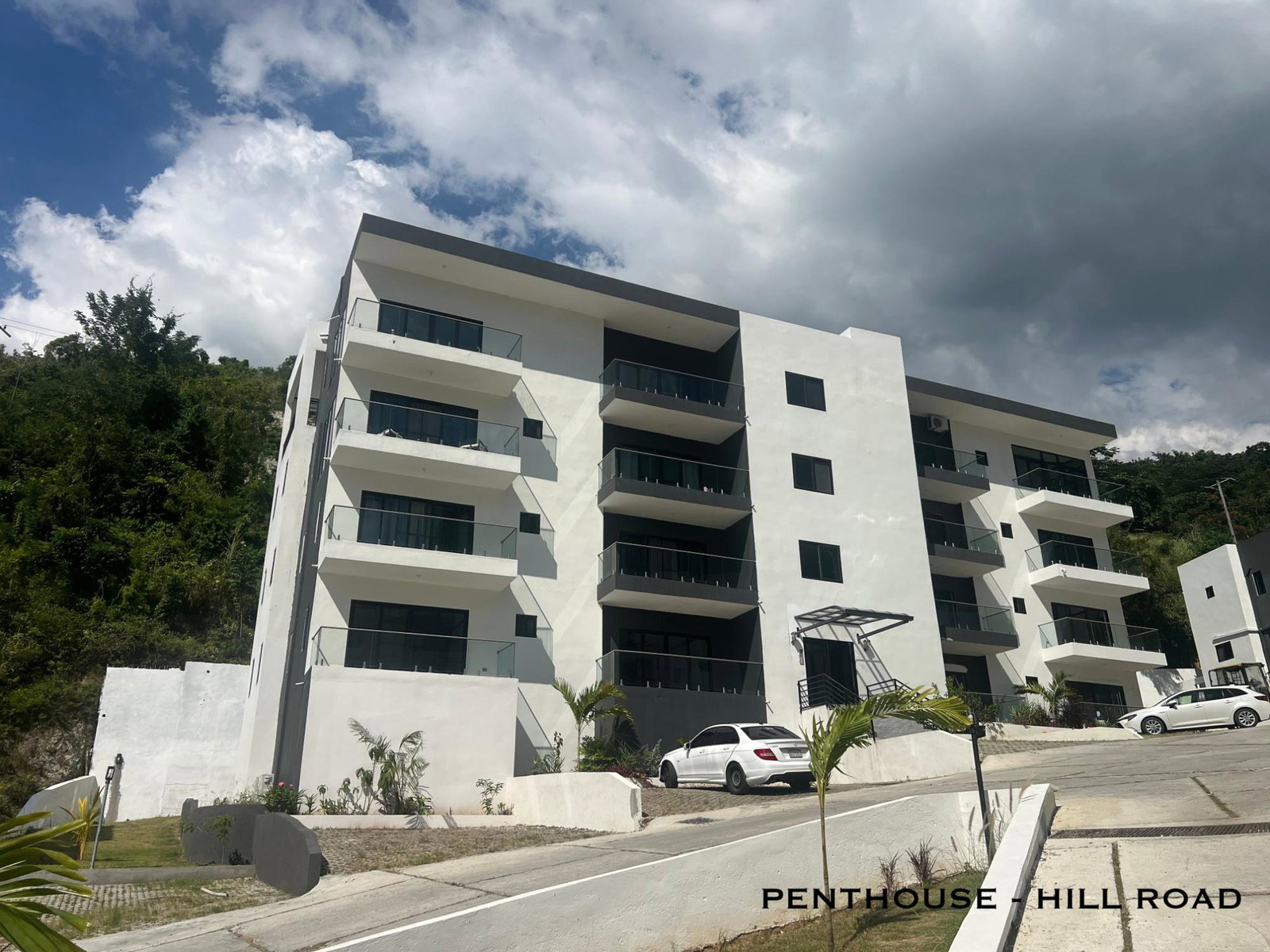 Apartments for Rent in San Diego CA - Rooftop View Industrial Apartment For Rent