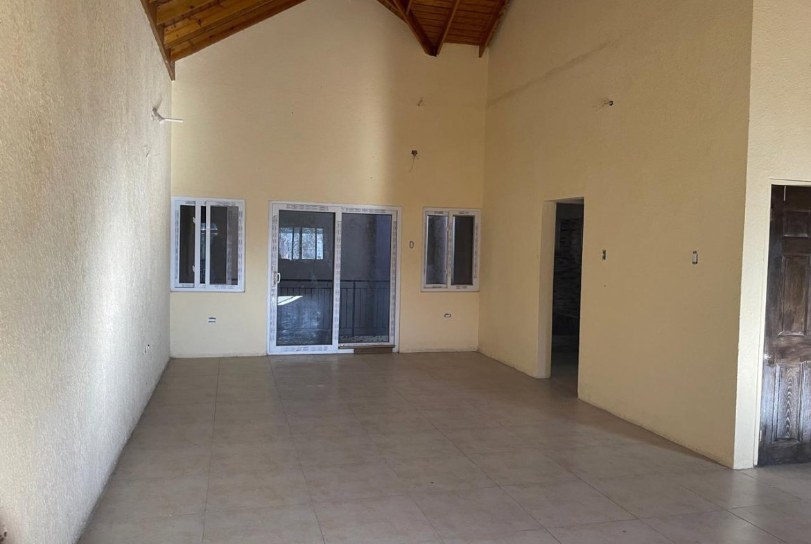 Eleventh image of East Oakridge in Kingston 8, St. Andrew, Jamaica - property is For Sale