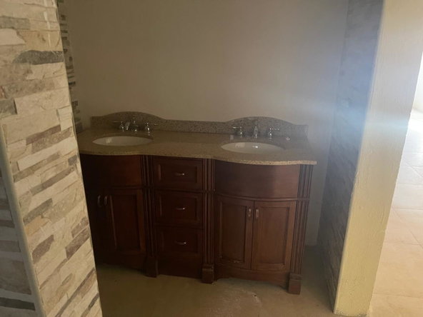 Fourteenth image of East Oakridge in Kingston 8, St. Andrew, Jamaica - property is For Sale