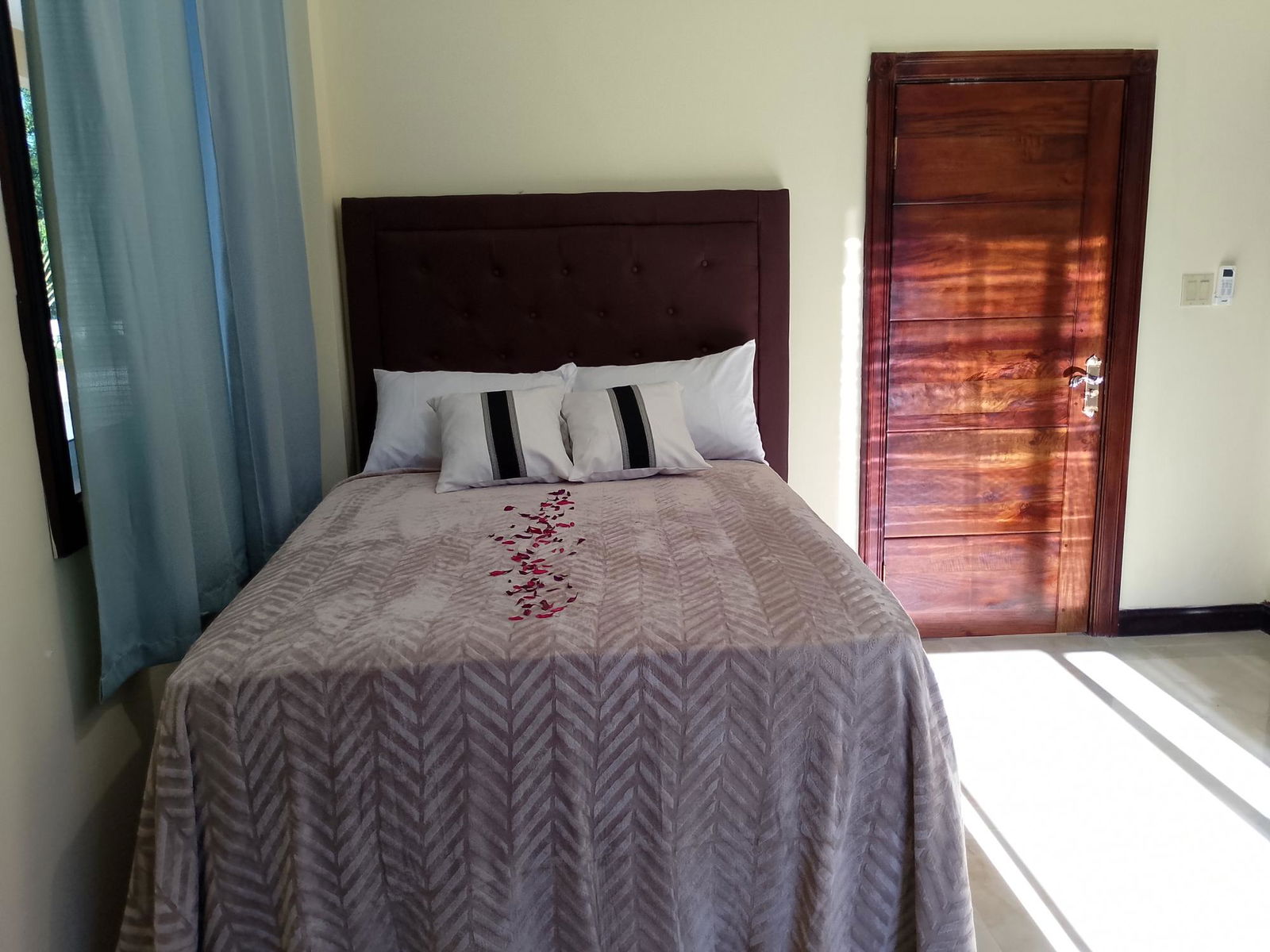 Seventeenth image of 1a Peters Avenue , Reading in Montego Bay, St. James, Jamaica - property is For Sale