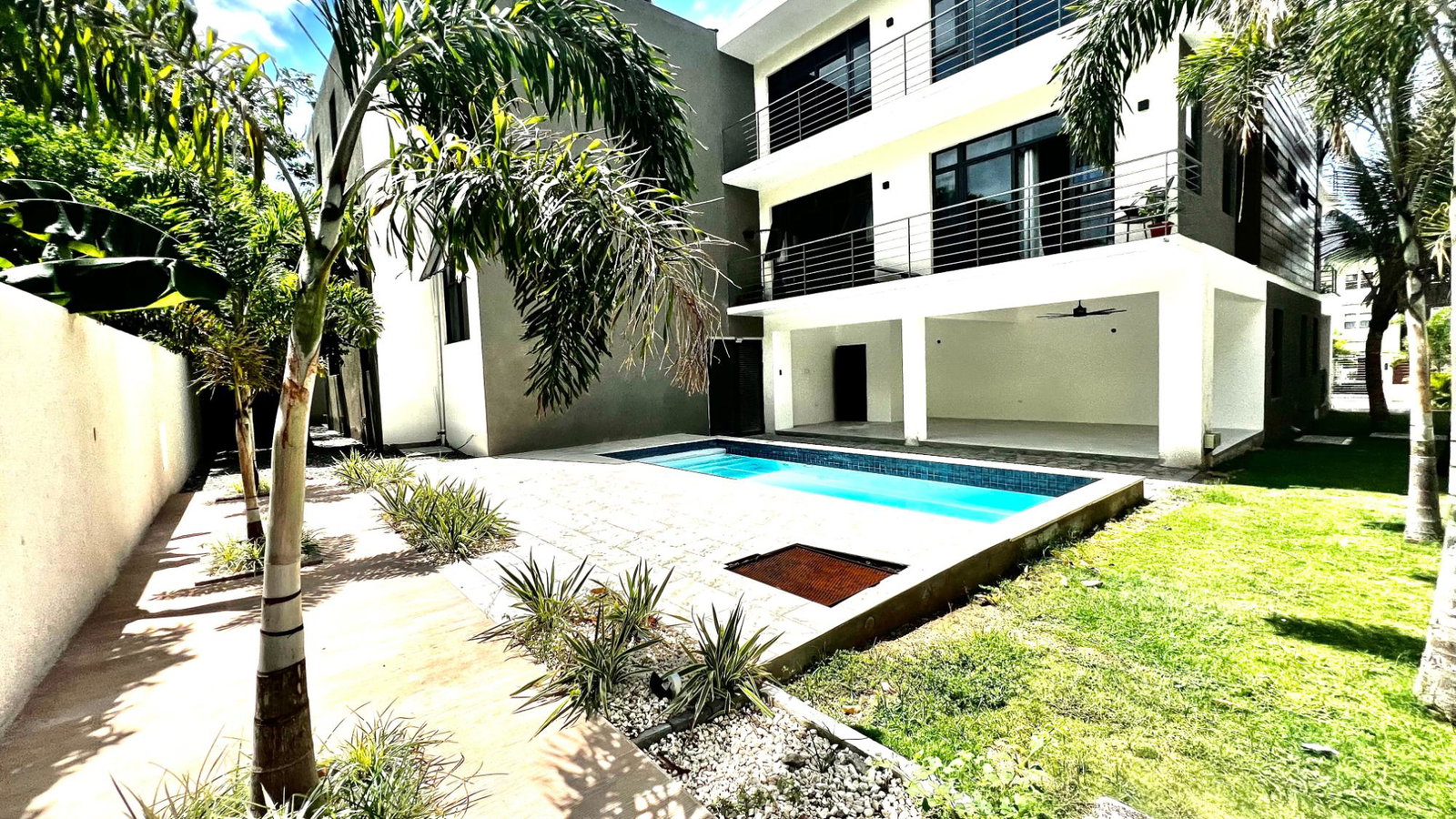 Sixteenth image of 6-4 Sunset Drive Kingston 8 in Kingston 8, St. Andrew, Jamaica - property is For Rent