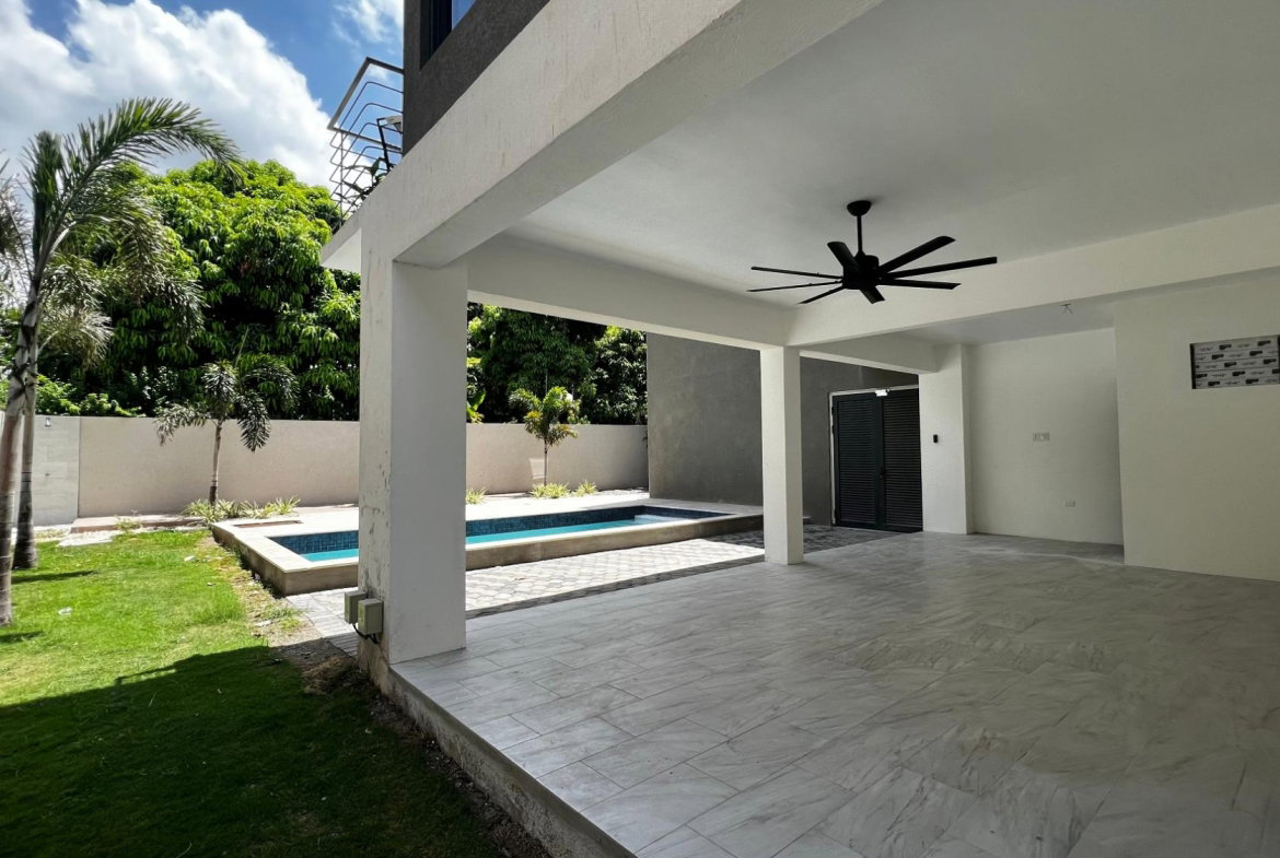 Seventeenth image of 6-4 Sunset Drive Kingston 8 in Kingston 8, St. Andrew, Jamaica - property is For Rent