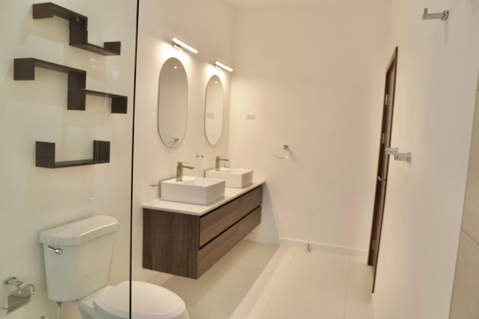 Tenth image of 5-6 Sunset Drive in Kingston 8, St. Andrew, Jamaica - property is For Rent