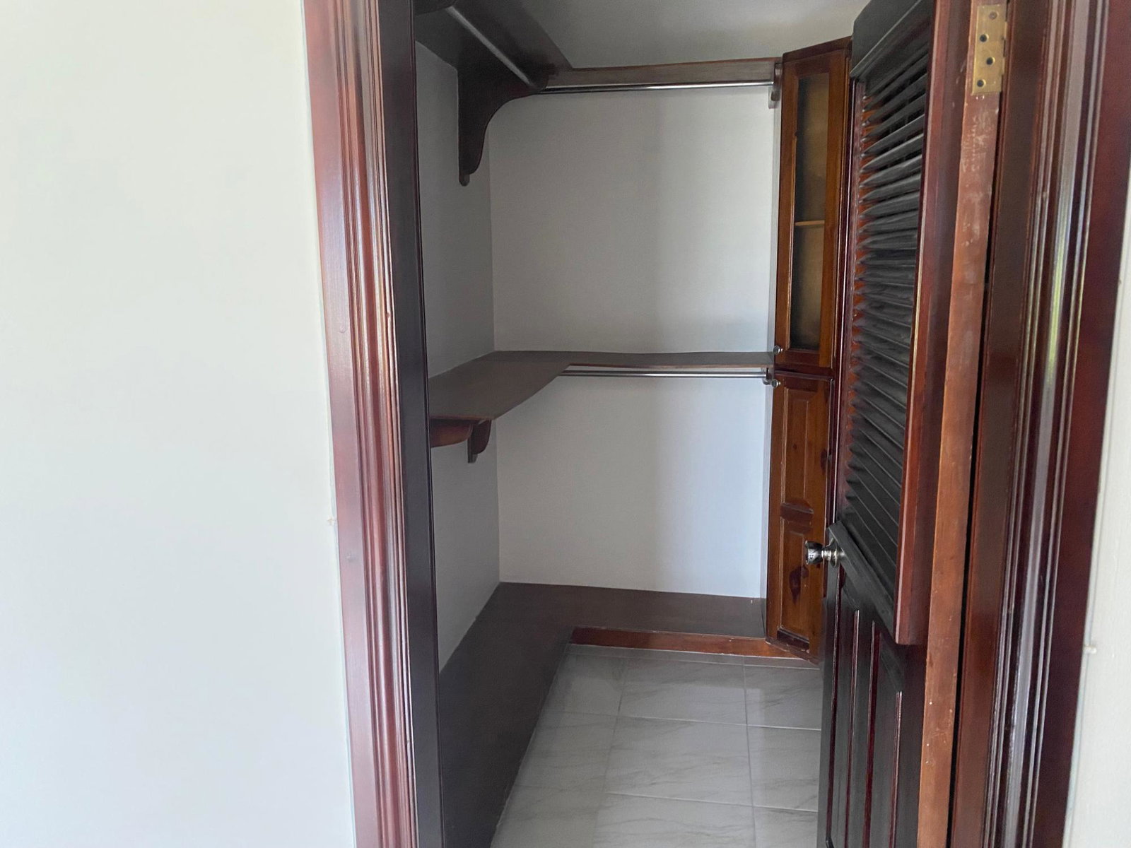 Eighth image of Apt. 14-5 Liguanea Avenue in Kingston 6, St. Andrew, Jamaica - property is For Rent