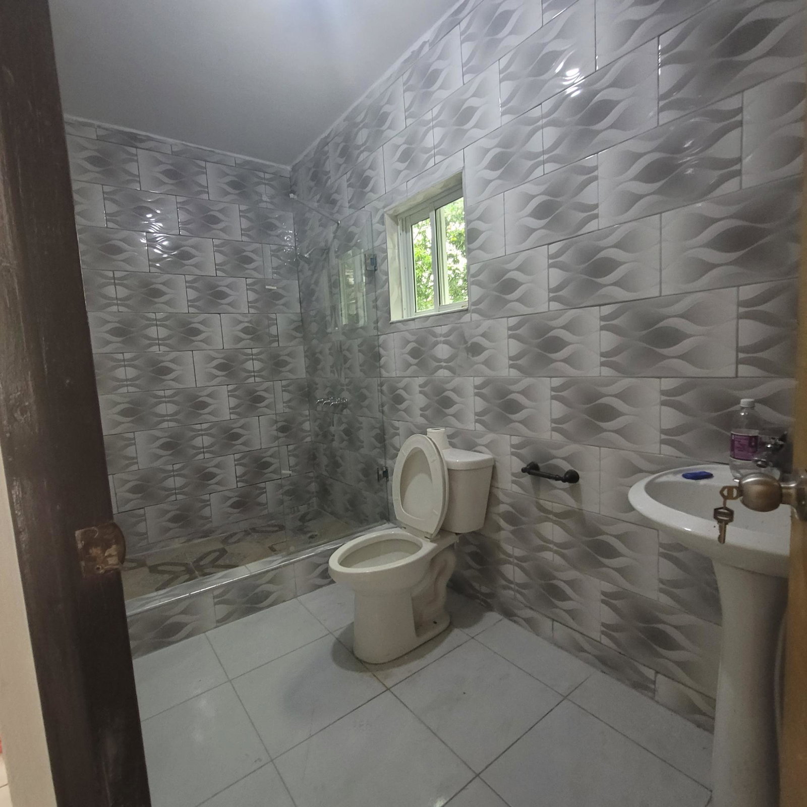 Ninth image of 8 Burbank Avenue, Havenda in Kingston 19, St. Andrew, Jamaica - property is For Rent