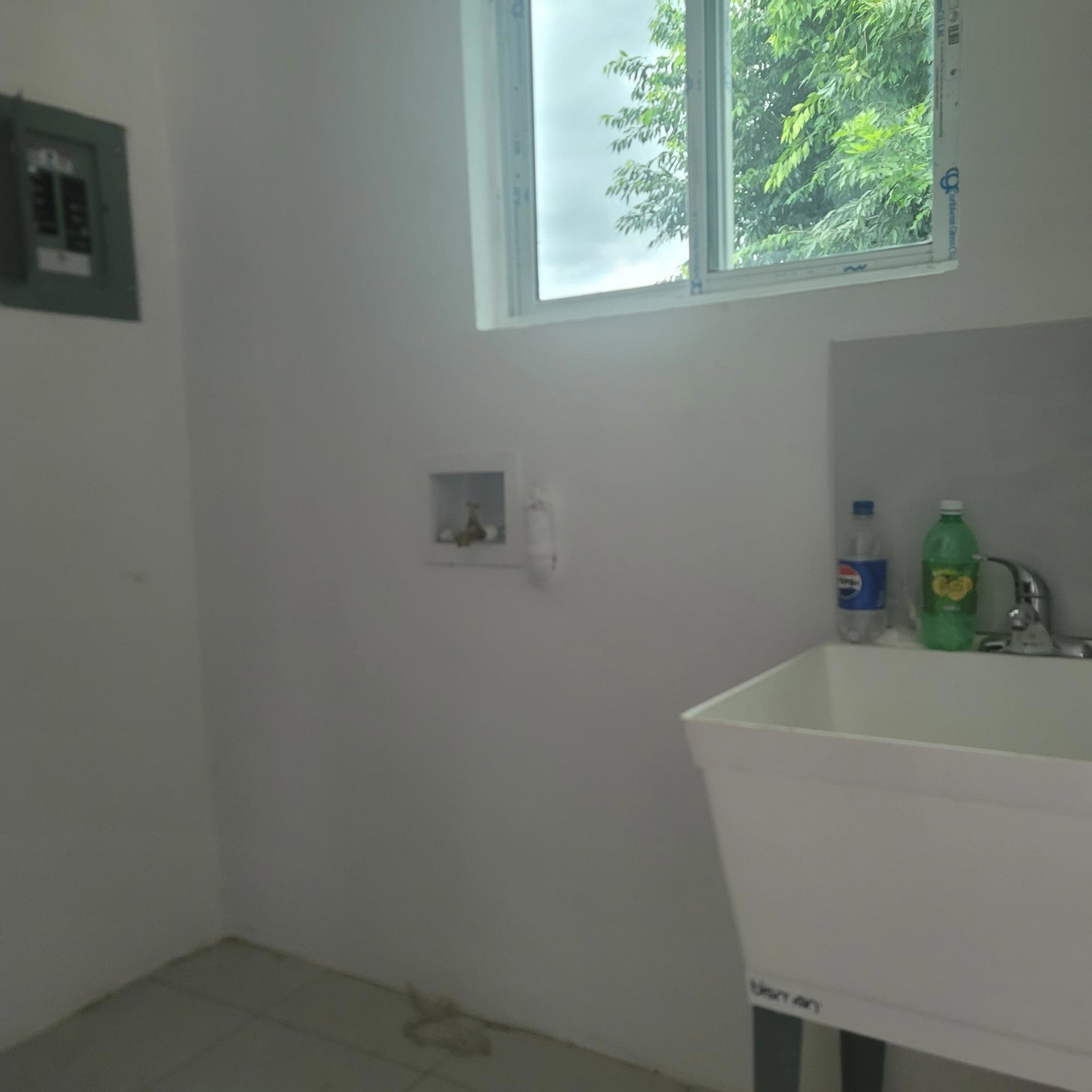 Tenth image of 8 Burbank Avenue, Havenda in Kingston 19, St. Andrew, Jamaica - property is For Rent