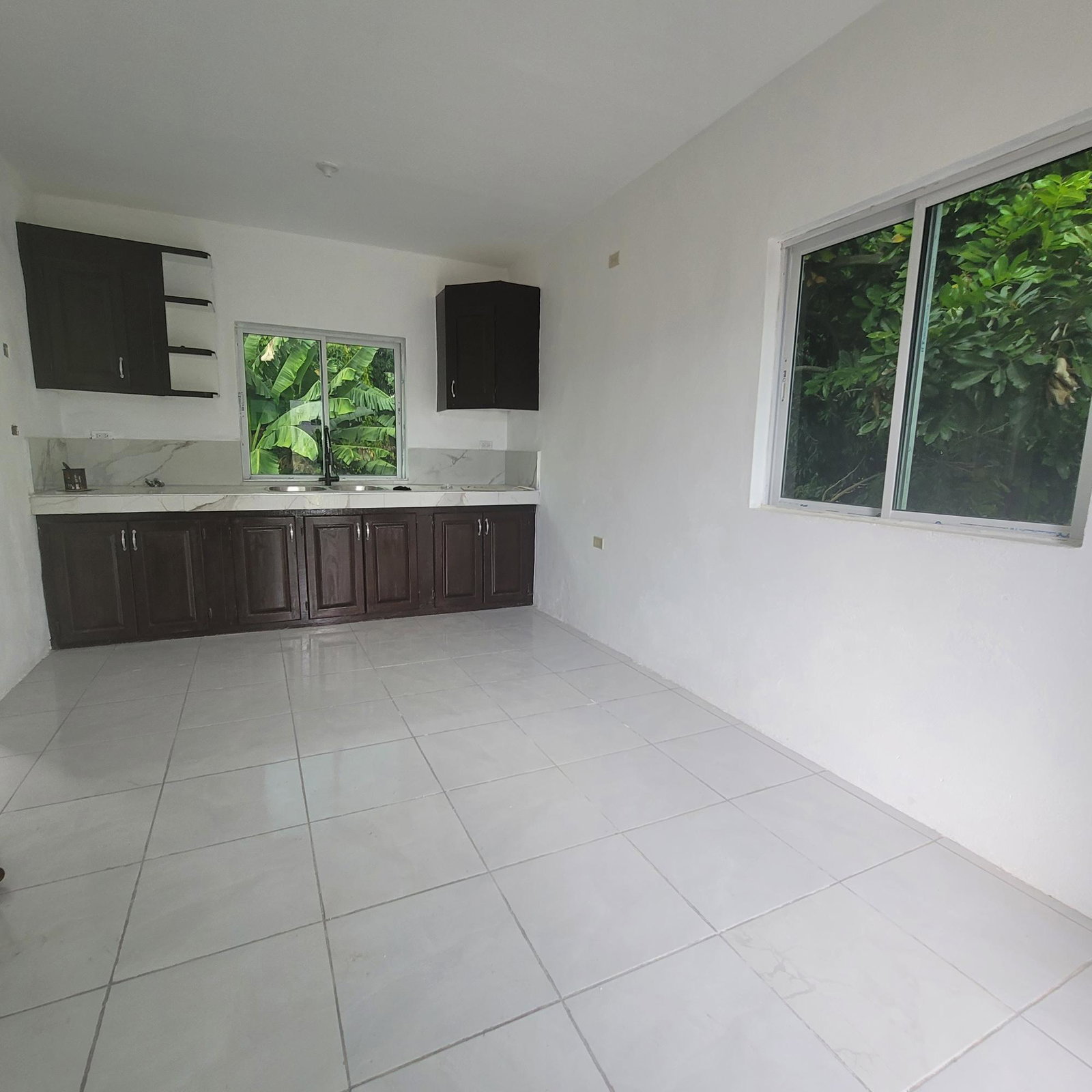 First image of 8 Burbank Avenue, Havenda in Kingston 19, St. Andrew, Jamaica - property is For Rent