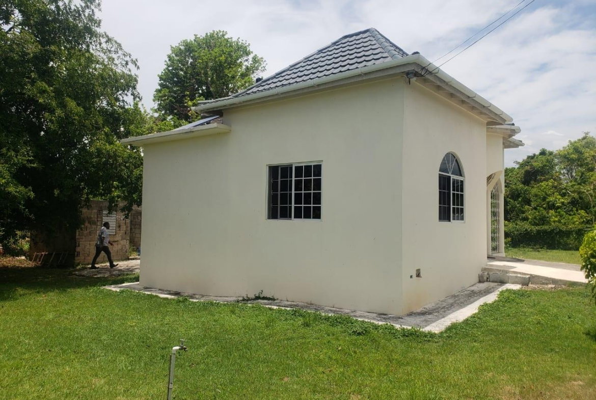 Third image of 65 Orchid Close in Santa Cruz, St. Elizabeth, Jamaica - property is For Sale