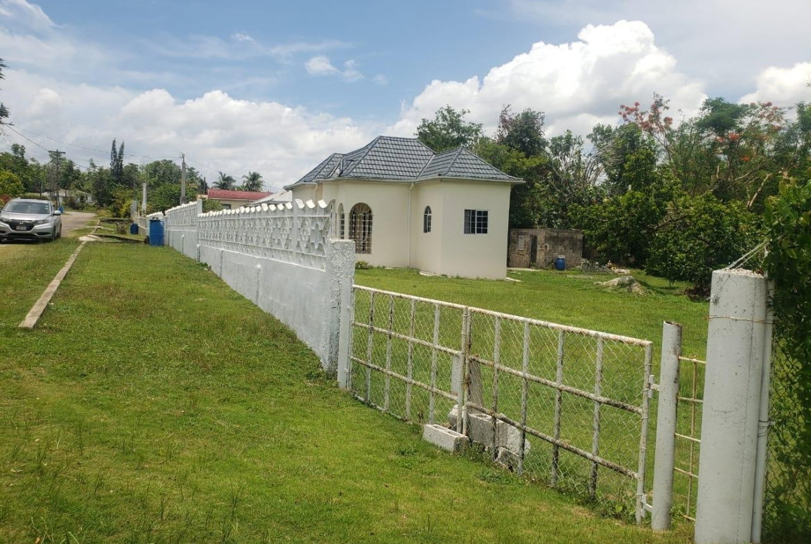 Fourth image of 65 Orchid Close in Santa Cruz, St. Elizabeth, Jamaica - property is For Sale