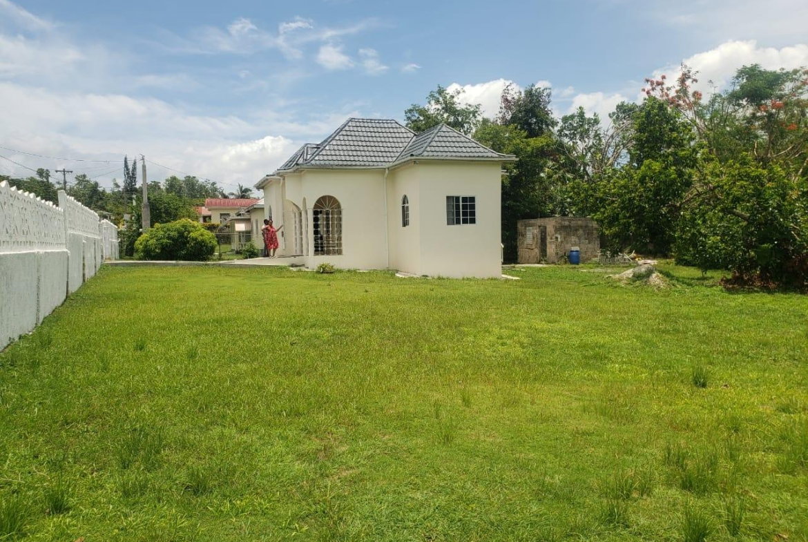 Fifth image of 65 Orchid Close in Santa Cruz, St. Elizabeth, Jamaica - property is For Sale