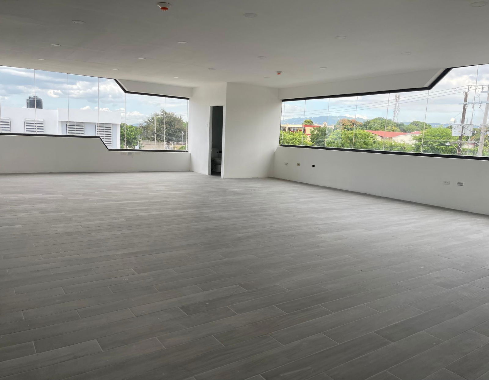 Fifth image of 209-111/2 - 15 Connolley Avenue in Kingston 5, St. Andrew, Jamaica - property is For Rent