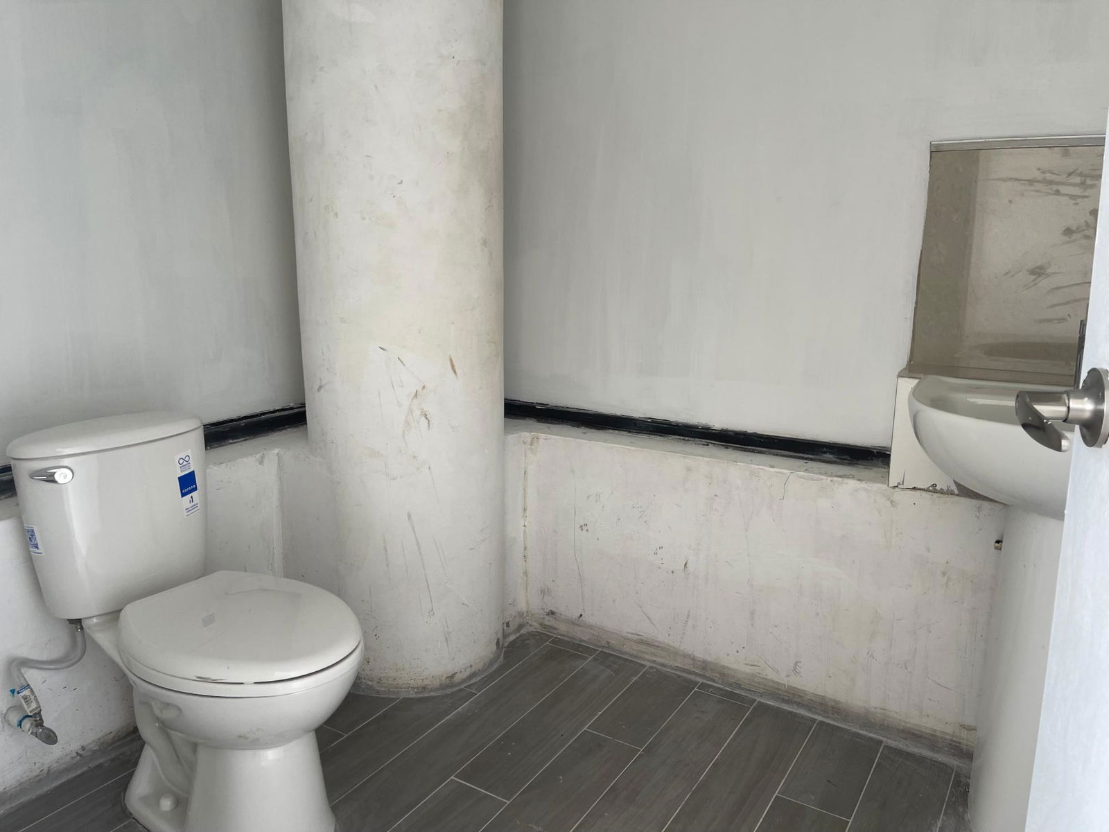 Ninth image of 209-111/2 - 15 Connolley Avenue in Kingston 5, St. Andrew, Jamaica - property is For Rent