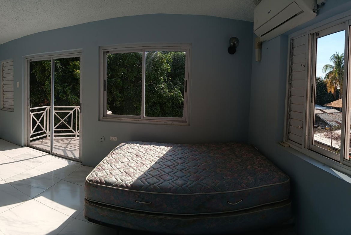 Ninth image of 208-15 1/2 Kensington Crescent in Kingston 10, St. Andrew, Jamaica - property is For Rent
