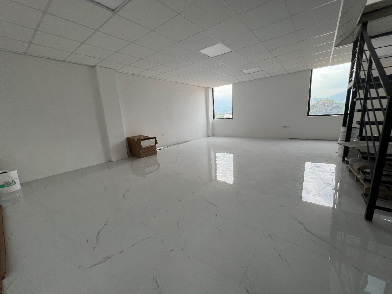 Fifth image of 402-218 Mountain View Ave, Kgn 6 in Kingston 6, St. Andrew, Jamaica - property is For Rent