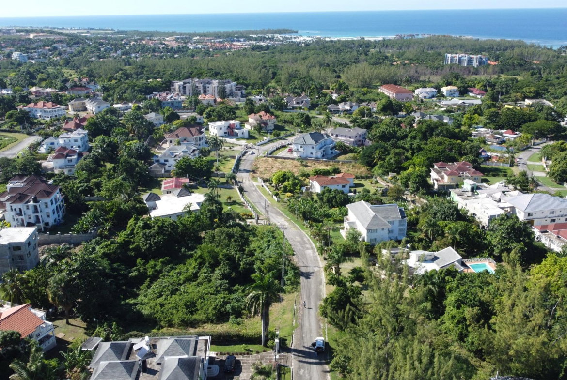 Sixteenth image of 412 Torada Heights in Ironshore, St. James, Jamaica - property is For Sale