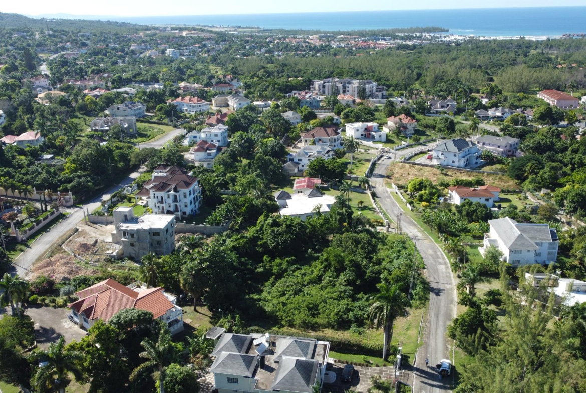 Seventeenth image of 412 Torada Heights in Ironshore, St. James, Jamaica - property is For Sale