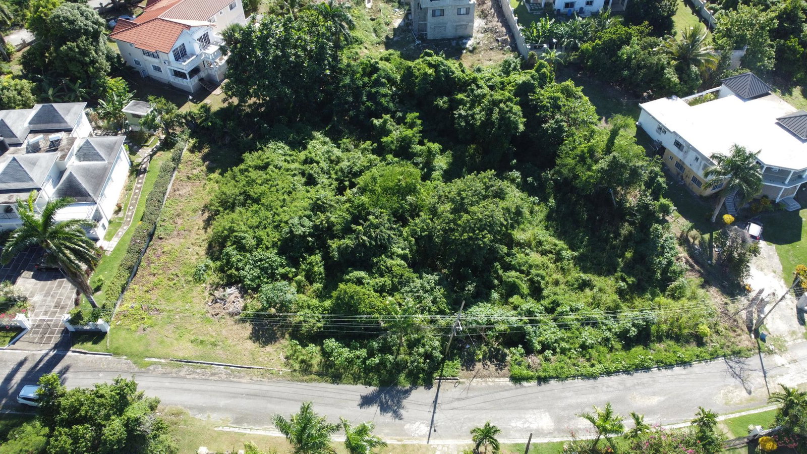 Tenth image of 412 Torada Heights in Ironshore, St. James, Jamaica - property is For Sale