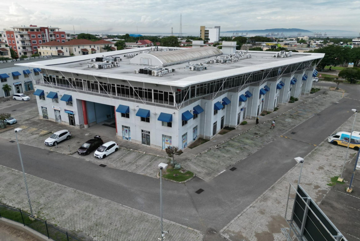 Eighth image of 15 Hope Road in Kingston 10, St. Andrew, Jamaica - property is For Rent