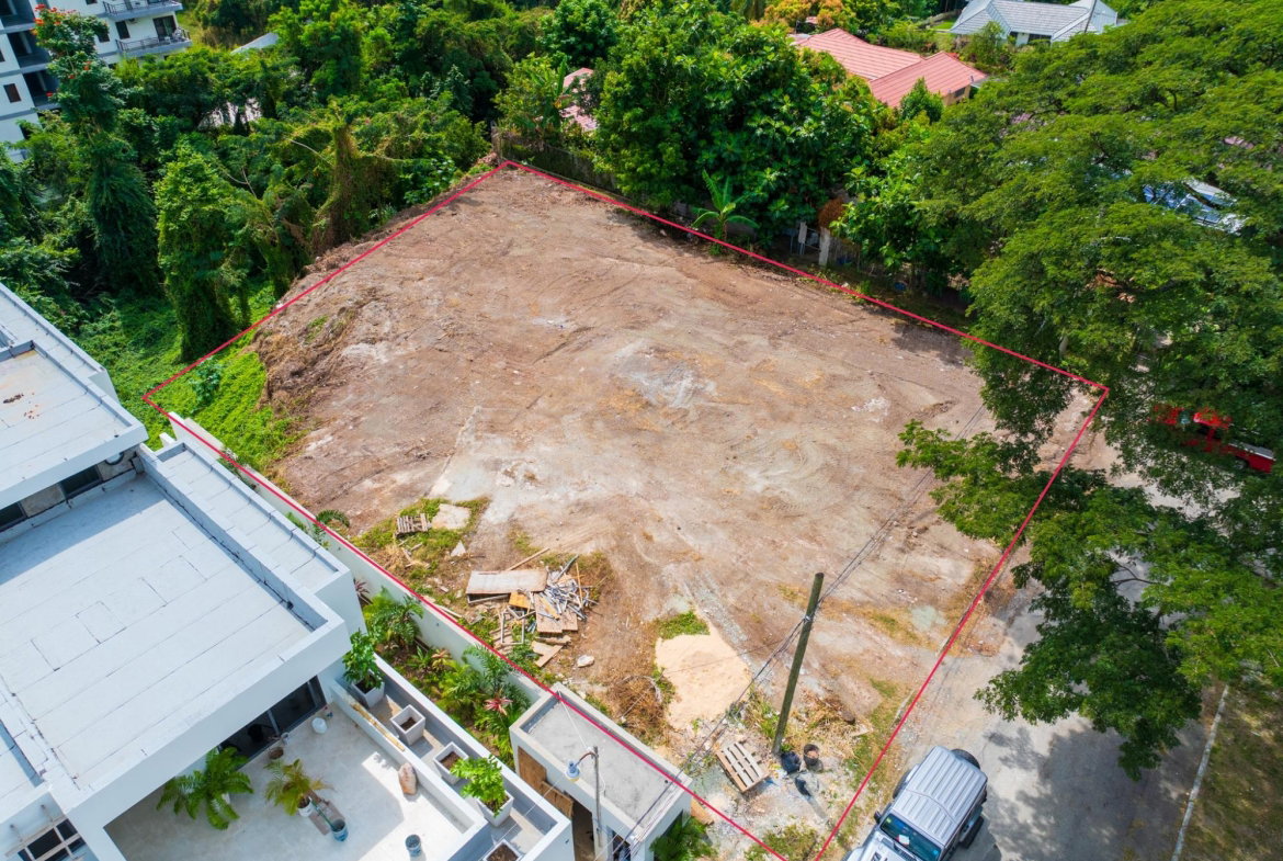 Second image of 6 Parkway Avenue in Kingston 8, St. Andrew, Jamaica - property is For Sale