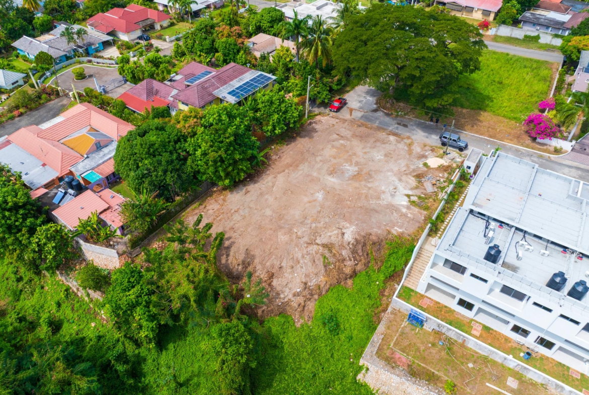 Eleventh image of 6 Parkway Avenue in Kingston 8, St. Andrew, Jamaica - property is For Sale