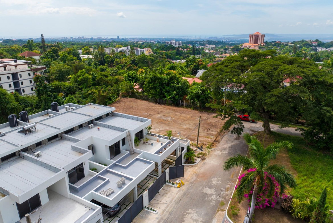 Thirteenth image of 6 Parkway Avenue in Kingston 8, St. Andrew, Jamaica - property is For Sale