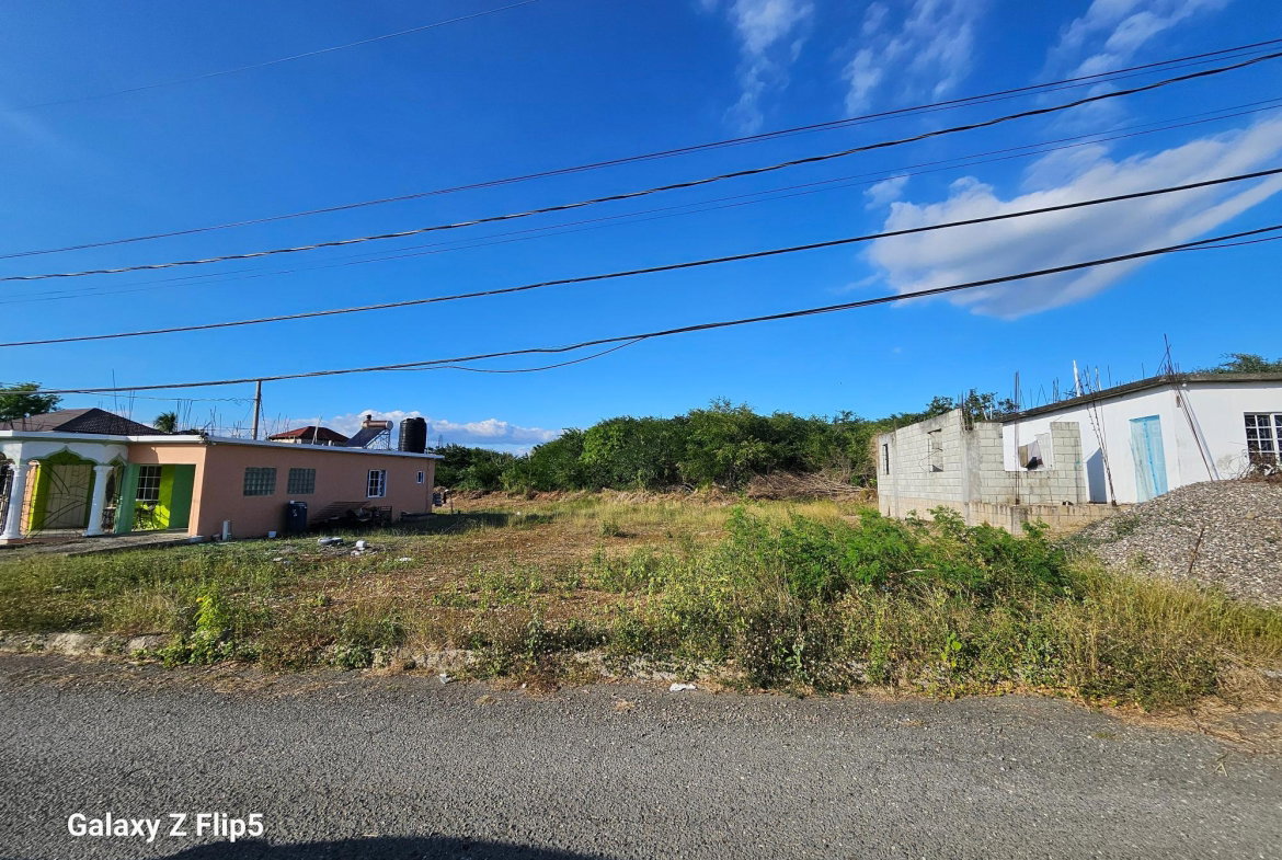 Second image of Mineral Heights Manor in May Pen, Clarendon, Jamaica - property is For Sale
