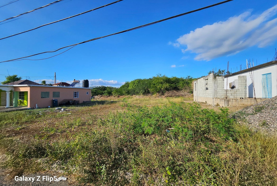 Thirteenth image of Mineral Heights Manor in May Pen, Clarendon, Jamaica - property is For Sale