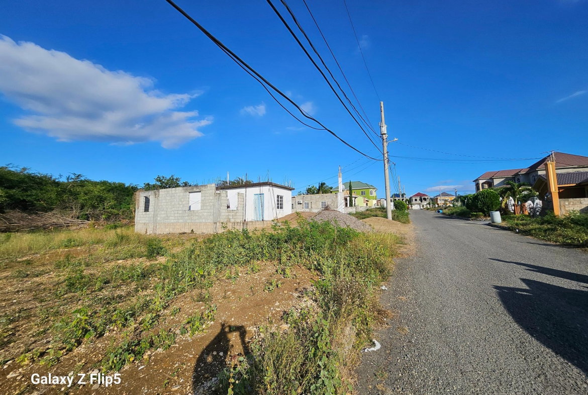Fourteenth image of Mineral Heights Manor in May Pen, Clarendon, Jamaica - property is For Sale