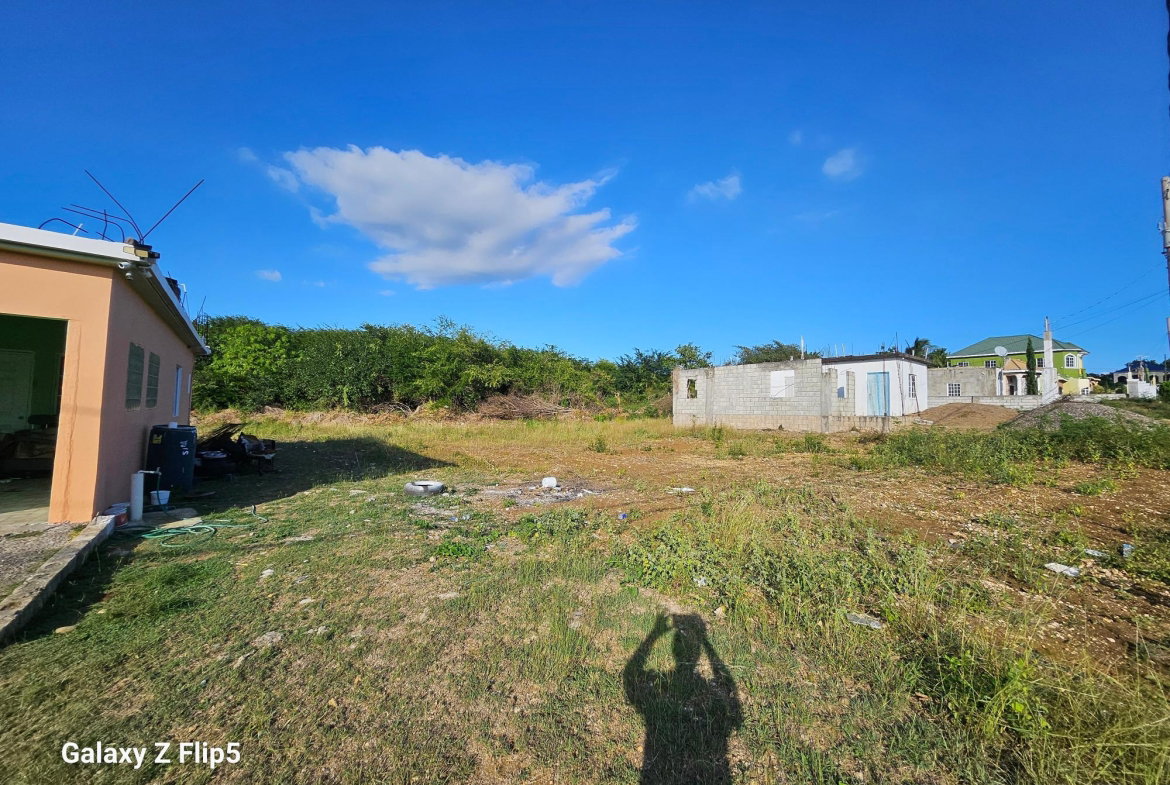 Fifteenth image of Mineral Heights Manor in May Pen, Clarendon, Jamaica - property is For Sale