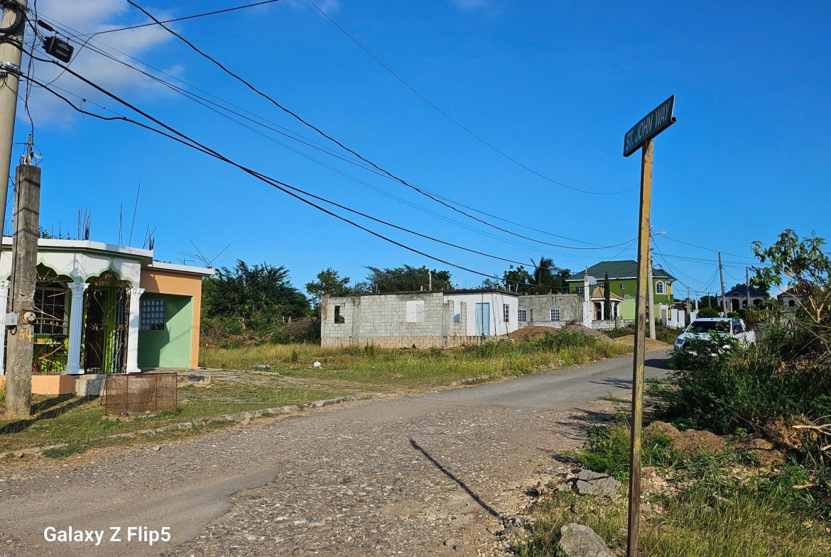 Seventeenth image of Mineral Heights Manor in May Pen, Clarendon, Jamaica - property is For Sale