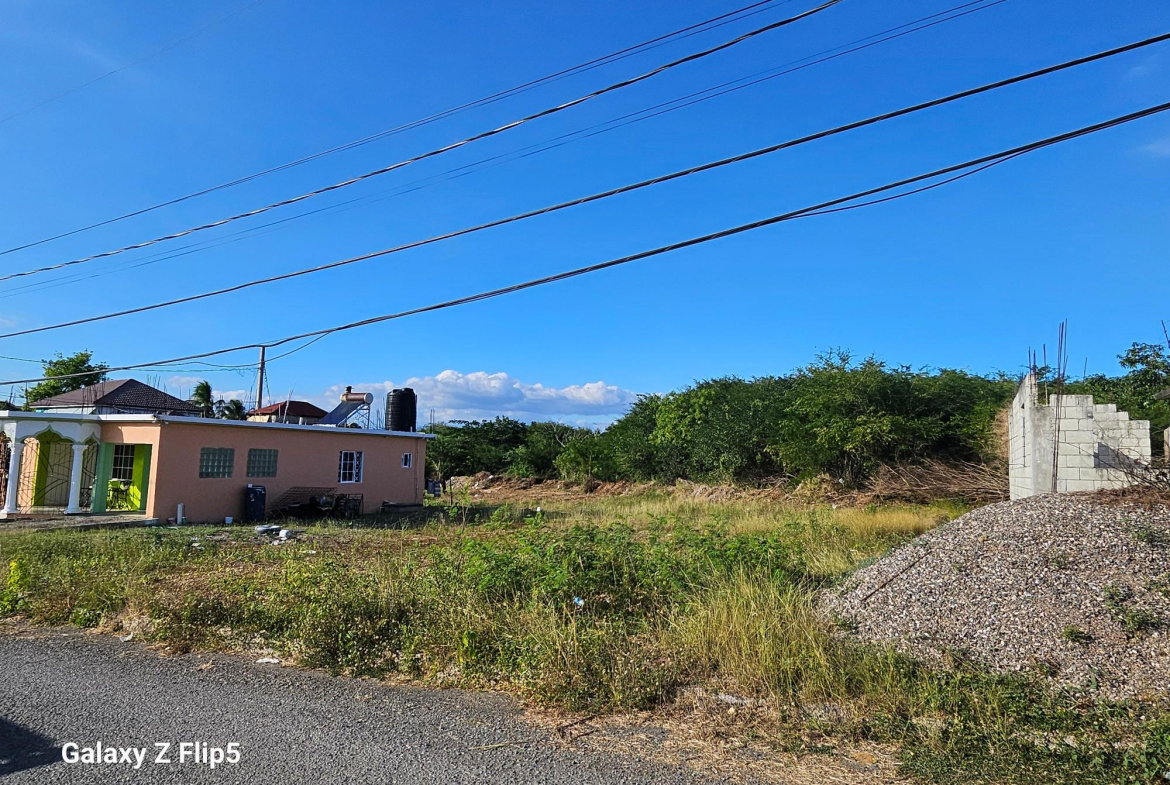 Fourth image of Mineral Heights Manor in May Pen, Clarendon, Jamaica - property is For Sale
