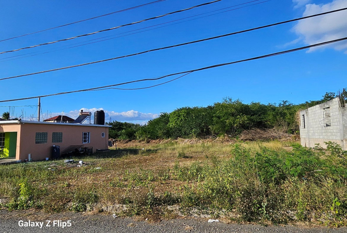 Fifth image of Mineral Heights Manor in May Pen, Clarendon, Jamaica - property is For Sale