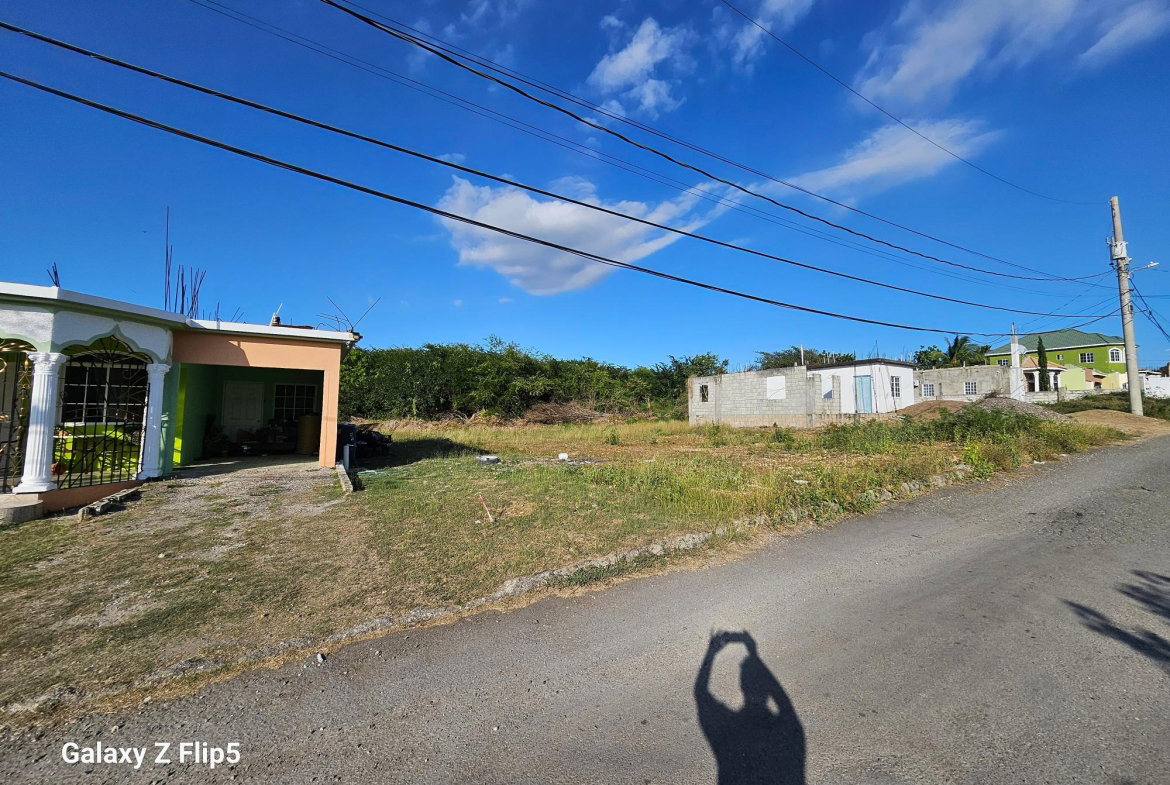 Seventh image of Mineral Heights Manor in May Pen, Clarendon, Jamaica - property is For Sale