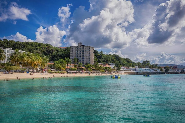 Tenth image of 1208- 11 Queens Dr., St. James in Montego Bay, St. James, Jamaica - property is For Sale