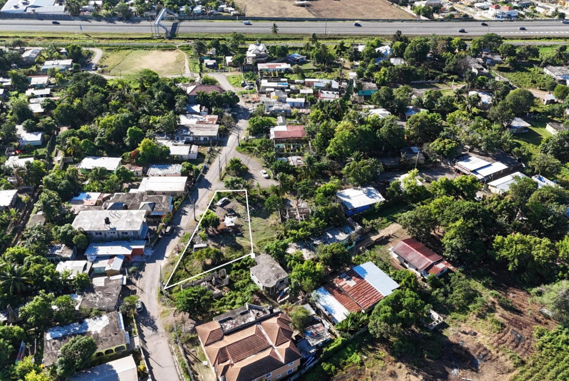Seventh image of 10 Smith Avenue in Church Pen, St. Catherine, Jamaica - property is For Sale