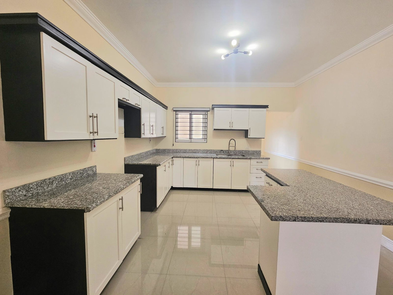 Spacious-2-Bedroom-Apartment-for-Rent-in-Kingston-8-26-Merrivale-Avenue Eighth image of 8-26 Merrivale Avenue in Kingston 8, St. Andrew, Jamaica - property is For Rent