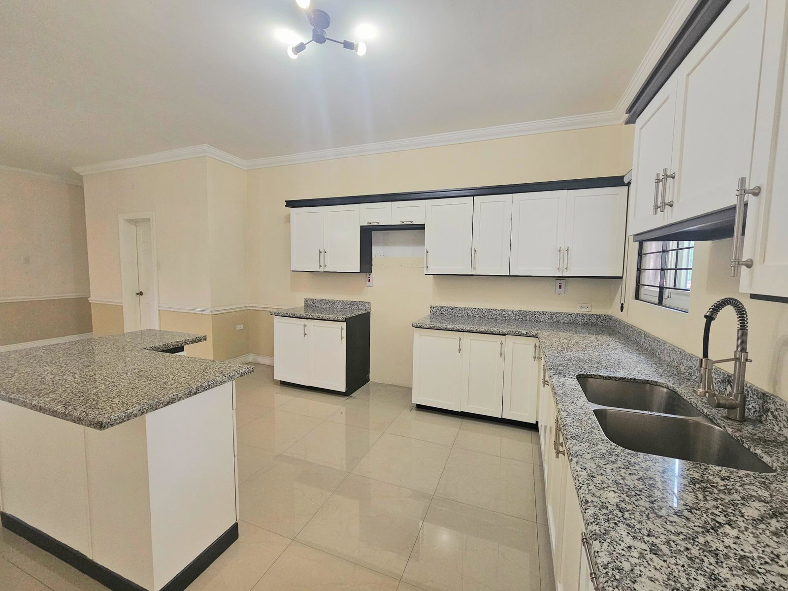 Spacious-2-Bedroom-Apartment-for-Rent-in-Kingston-8-26-Merrivale-Avenue Ninth image of 8-26 Merrivale Avenue in Kingston 8, St. Andrew, Jamaica - property is For Rent