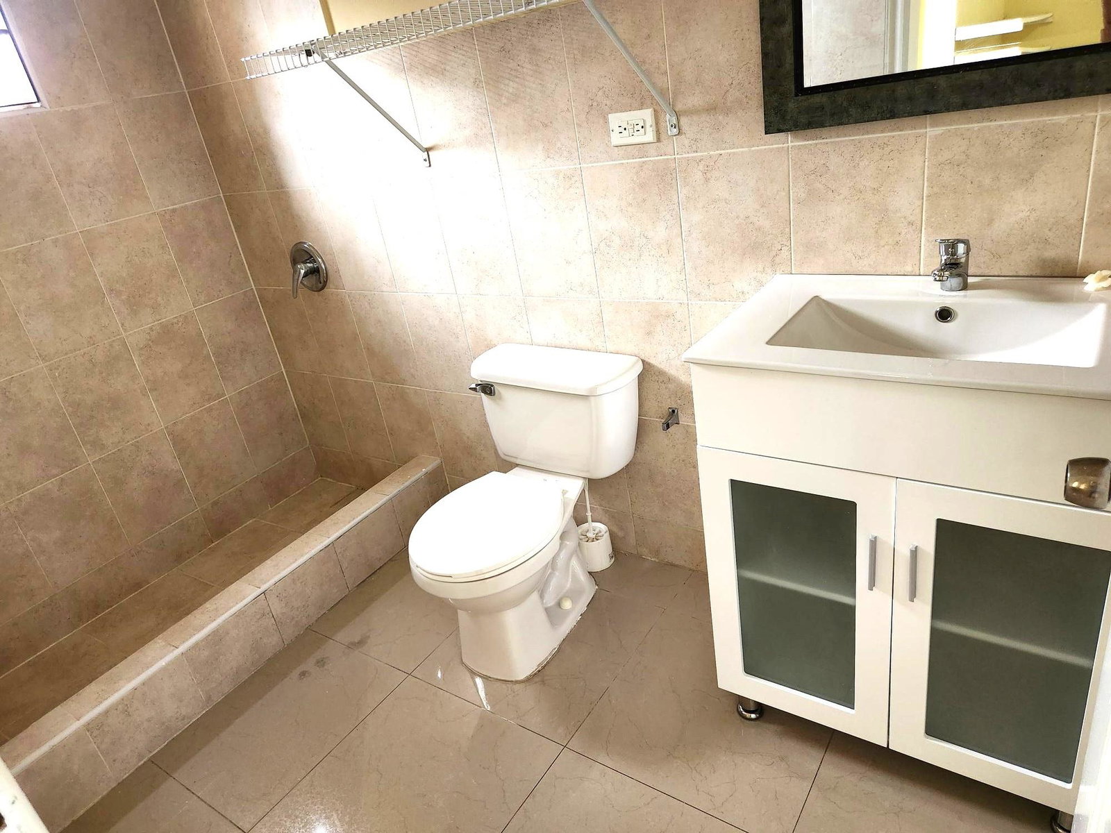 Twentieth image of 1- The Riviera, Rockhampton in Kingston 8, St. Andrew, Jamaica - property is For Rent