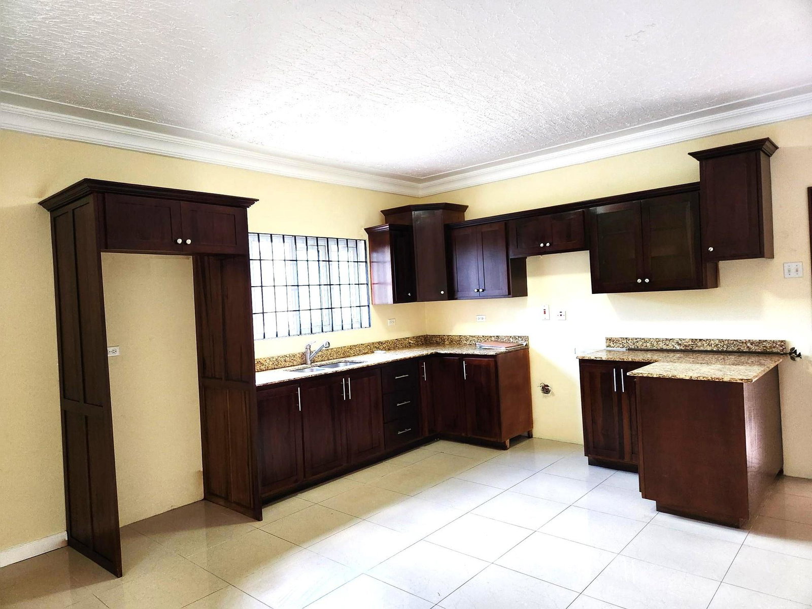 Seventh image of 1- The Riviera, Rockhampton in Kingston 8, St. Andrew, Jamaica - property is For Rent